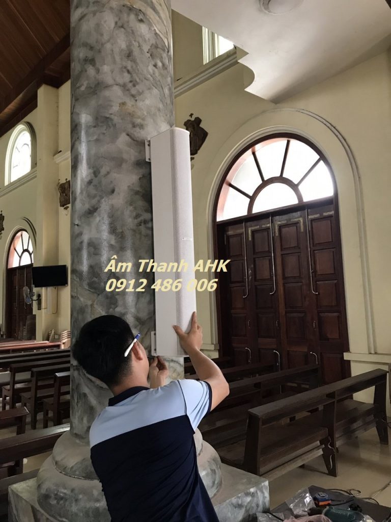 Loa cột cho nhà thờ