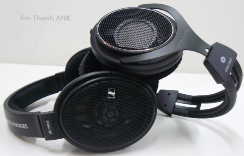 So sánh tai nghe Shure SRH1840 với Sennheiser HD 660s