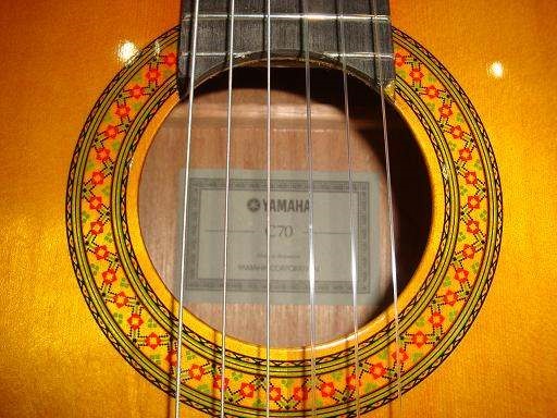 Đàn Guitar Classic Yamaha C70 giá tốt
