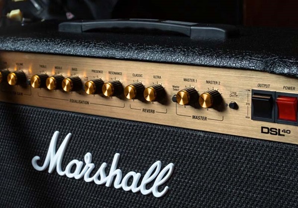 Amplifier guitar Marshall DSL40 thiết kế hiện đại