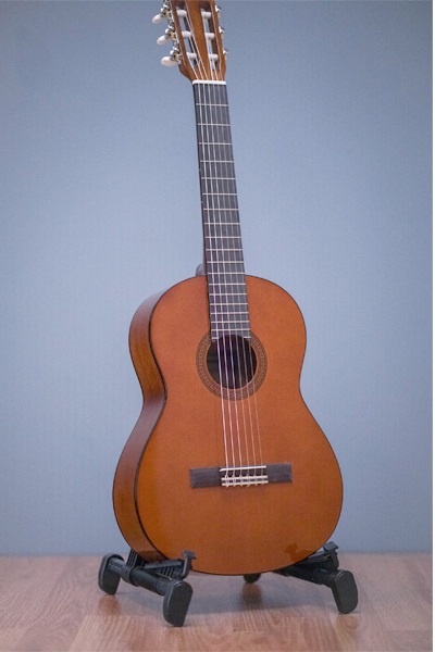 Đàn guitar Yamaha CGS102A thiết kế hiện đại