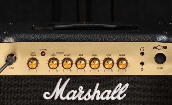 Amply guitar Marshall MG15GR kết nối dễ dàng