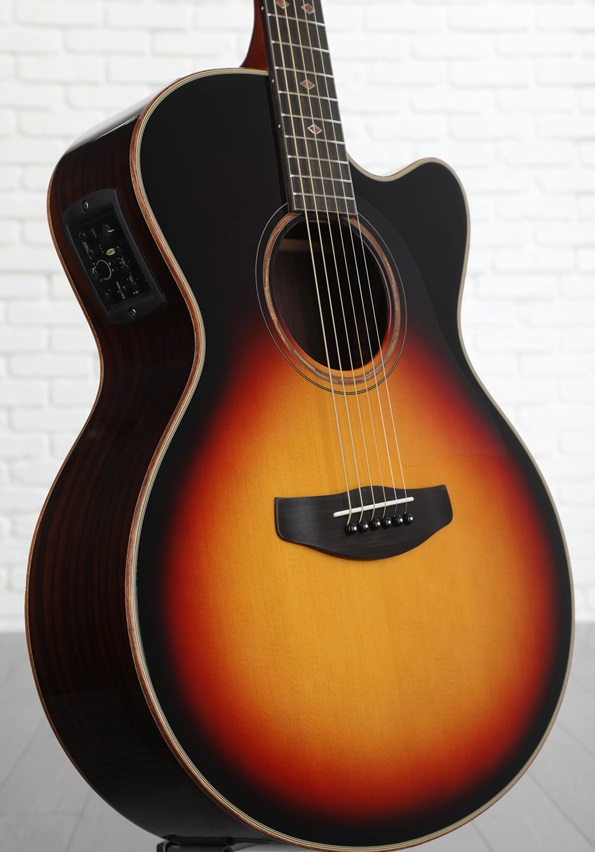 Đàn Guitar Yamaha CPX1200II thân đàn to vừa